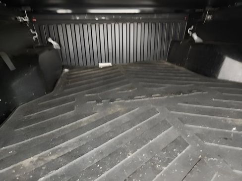 Used 2019 Toyota Tacoma SR image 33