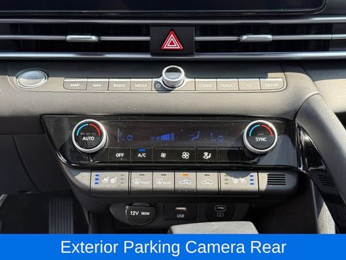 Used 2024 Hyundai Elantra Limited FWD image 16