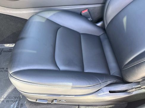 Used 2022 Tesla Model Y Performance image 27