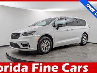 Used 2026 Chrysler Pacifica Select video 1