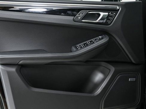 New 2026 Porsche Macan AWD/4WD image 6