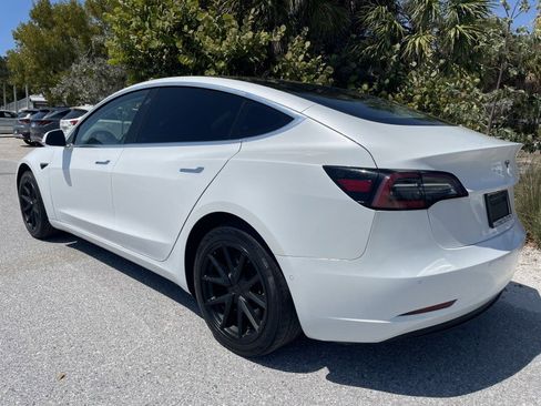 Used 2019 Tesla Model 3 Mid Range image 5