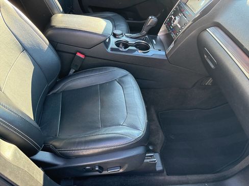 Used 2017 Ford Explorer Limited image 8