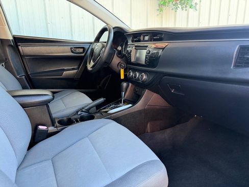 Used 2016 Toyota Corolla L FWD image 13