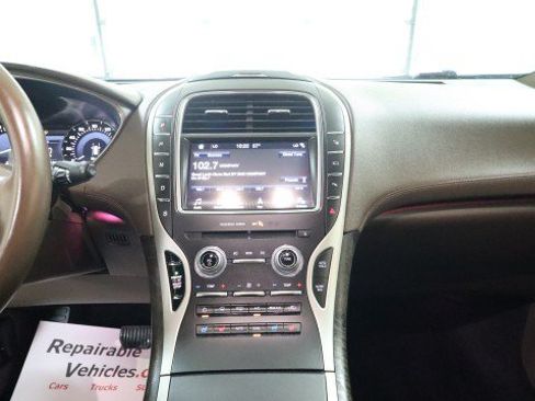 Used 2017 Lincoln MKX Reserve w/ Driver Assistance Package AWD/4WD image 12