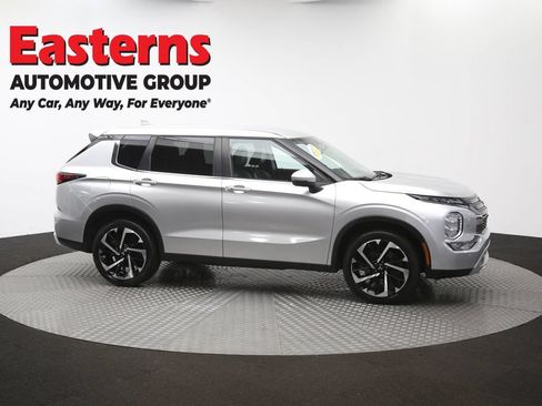 Used 2024 Mitsubishi Outlander SE AWD/4WD image 46