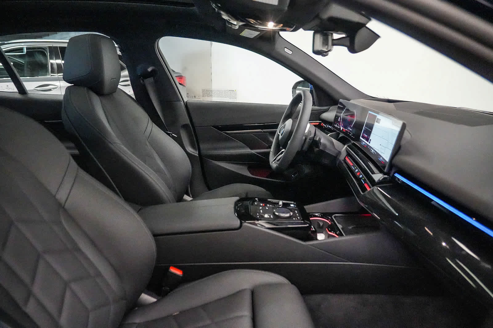 Used 2026 BMW 530i w/ M Sport Package RWD image 17