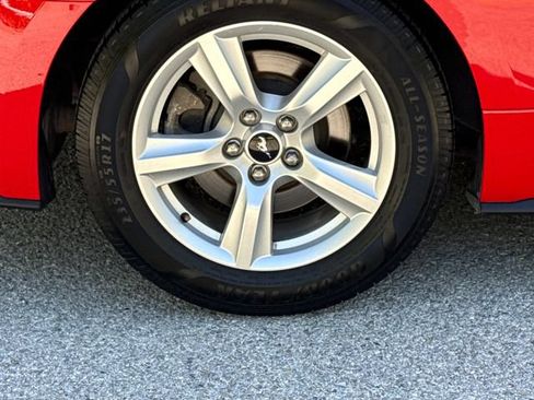 Used 2019 Ford Mustang Convertible RWD image 9