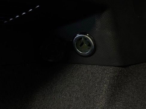 Used 2022 Volkswagen Tiguan SE R-Line image 12