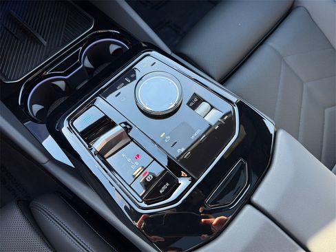 Certified 2025 BMW i5 xDrive40 w/ M Sport Package image 26