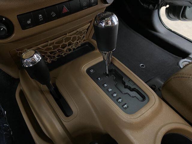 Used 2011 Jeep Wrangler Unlimited Sahara AWD/4WD image 27