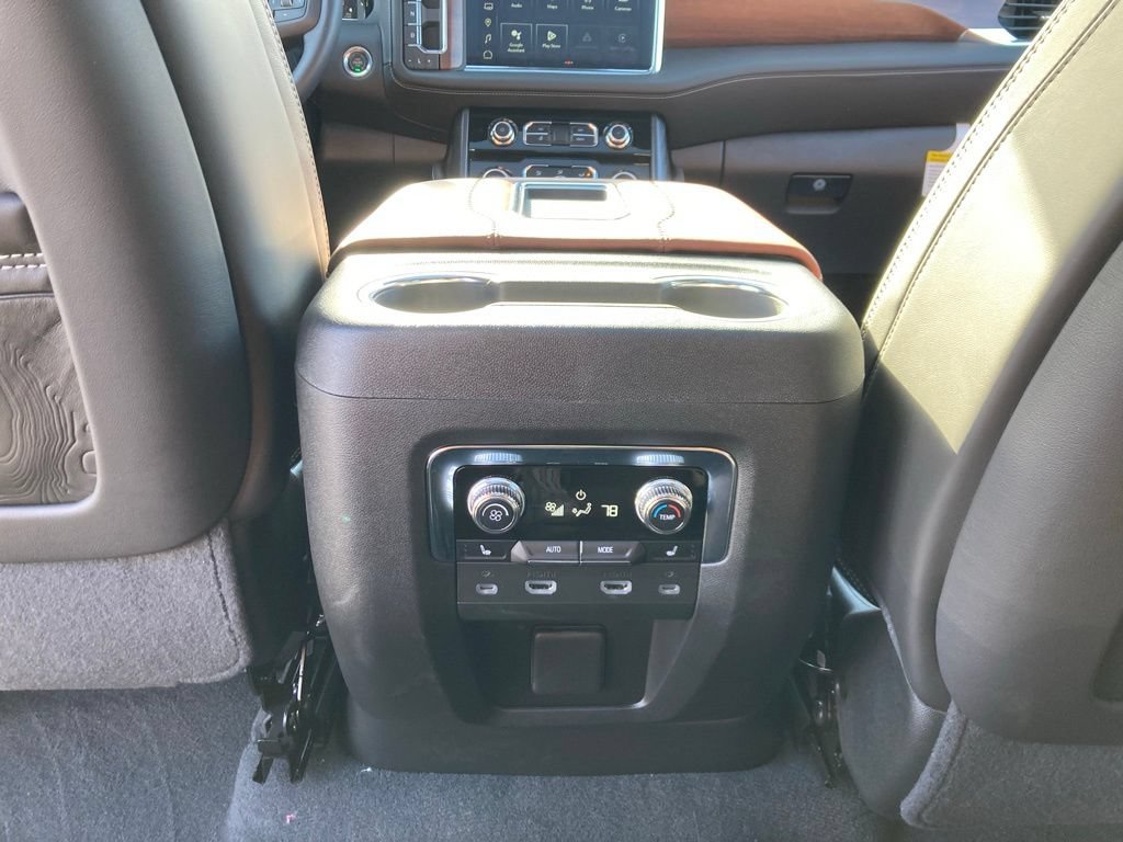 Used 2023 GMC Yukon Denali Ultimate AWD/4WD image 19