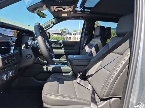 New 2026 GMC Yukon Denali w/ Denali Reserve Package AWD/4WD image 19