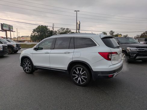 Used 2021 Honda Pilot Touring image 3