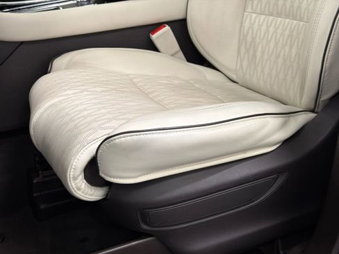 Used 2023 Lincoln Aviator Black Label image 15