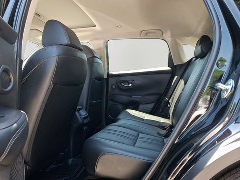 Used 2025 Honda HR-V EX-L image 8