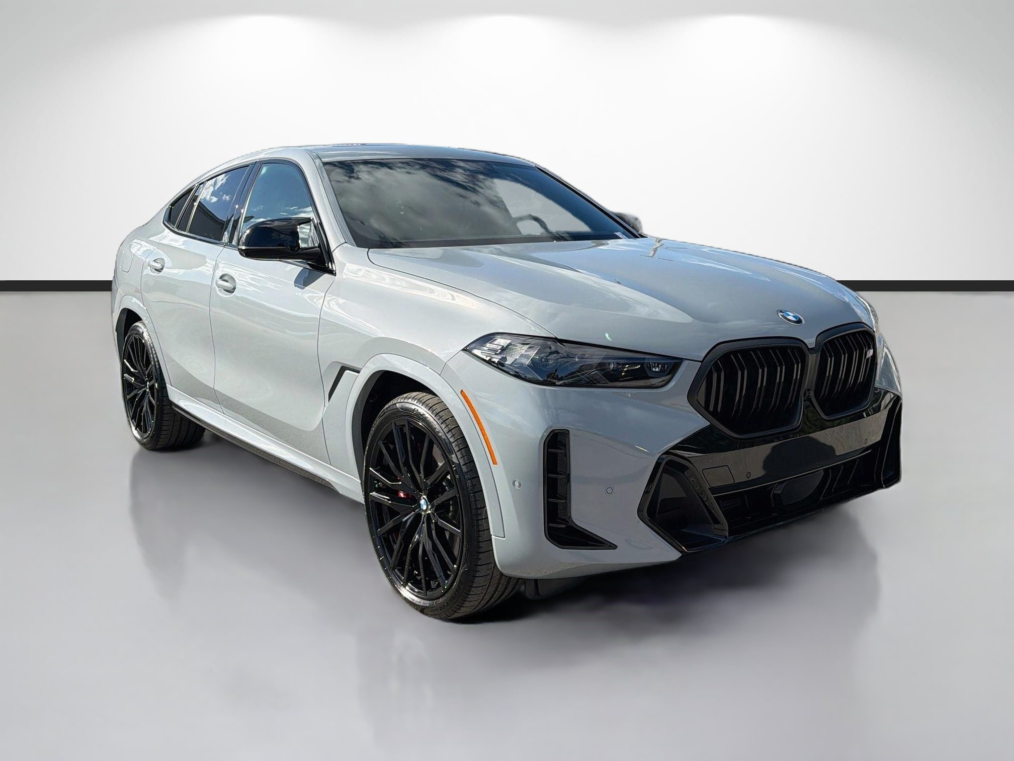 Used 2025 BMW X6 M60i AWD/4WD image 1