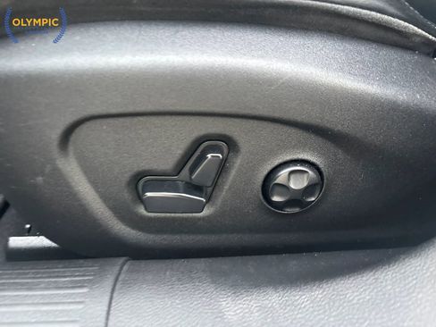 Used 2015 Chrysler 200 S image 32