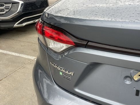 Used 2022 Toyota Corolla LE image 5