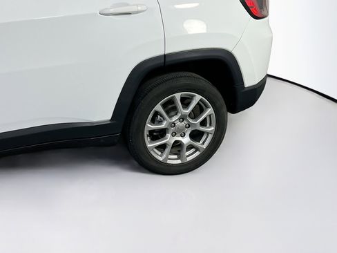 Used 2022 Jeep Compass Latitude AWD/4WD image 28