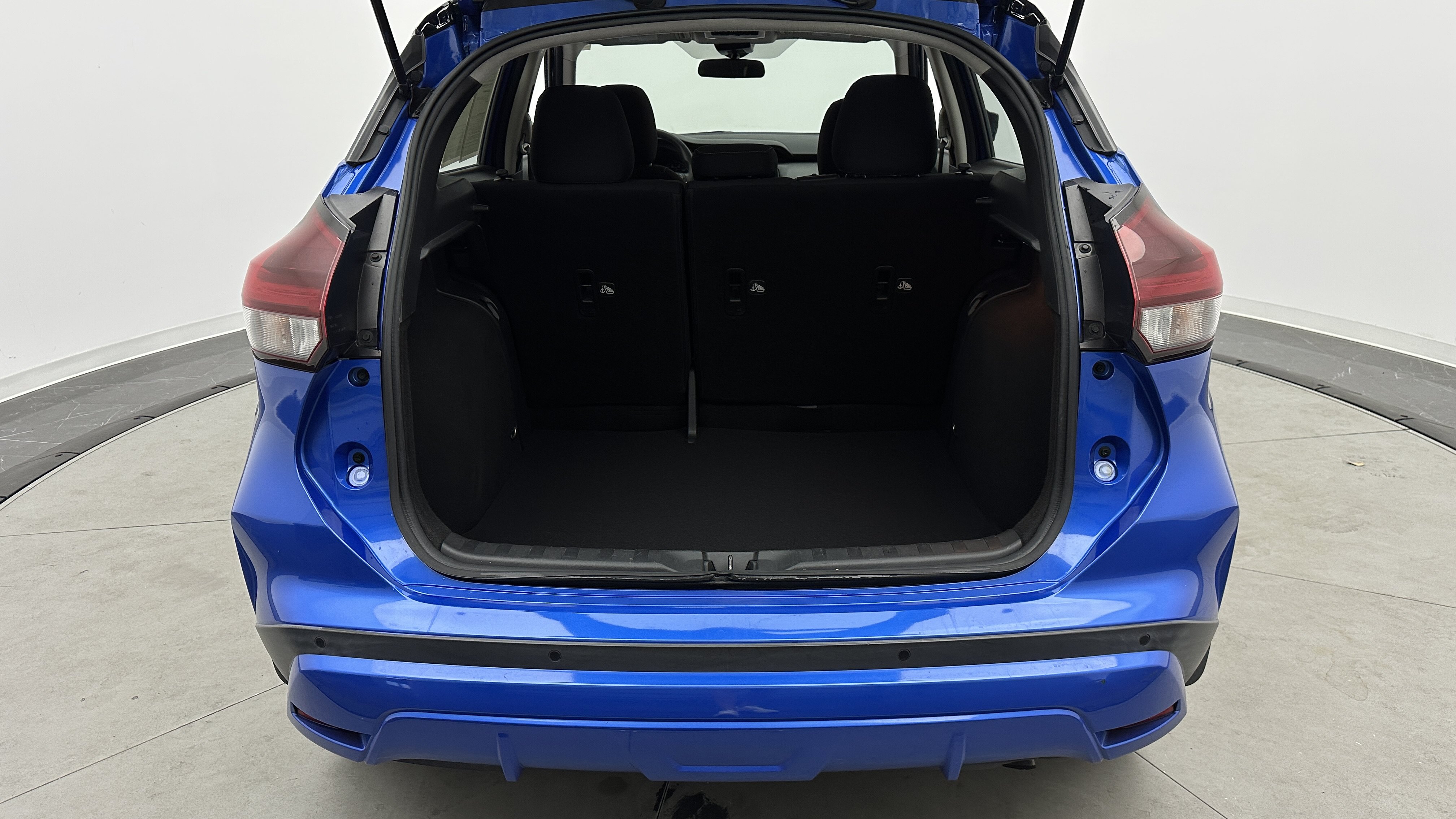 Used 2021 Nissan Kicks SV FWD image 25
