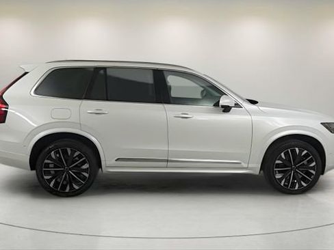 New 2025 Volvo XC90 T8 Ultra w/ Protection Package Premier AWD/4WD image 8