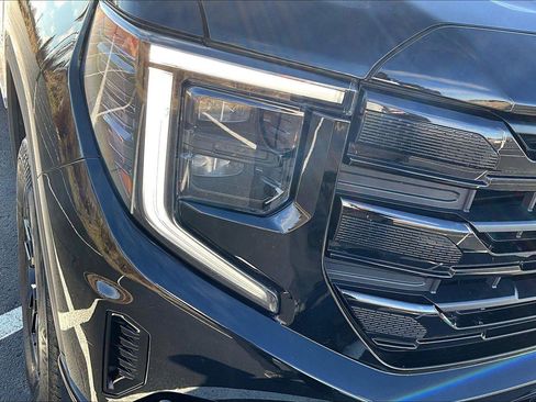 Used 2024 GMC Sierra 1500 Elevation image 30