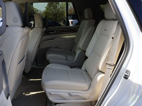 Certified 2023 Cadillac Escalade Premium Luxury Platinum w/ LPO, Radiant Package image 16