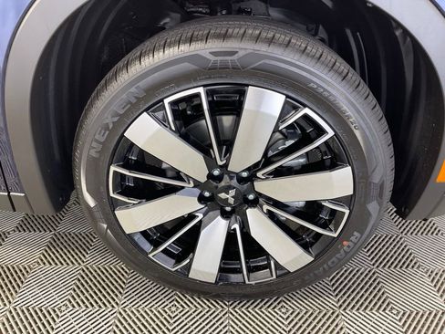 New 2025 Mitsubishi Outlander SE image 39