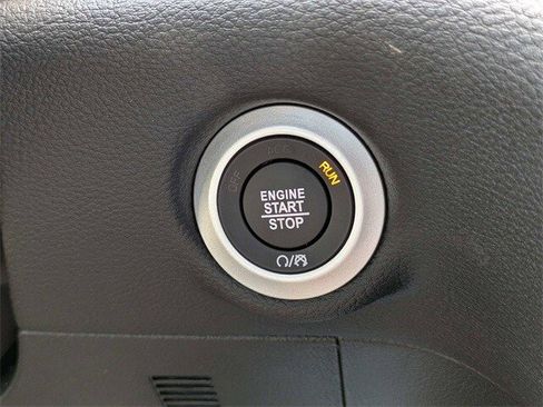 New 2026 Chrysler Pacifica Select image 29