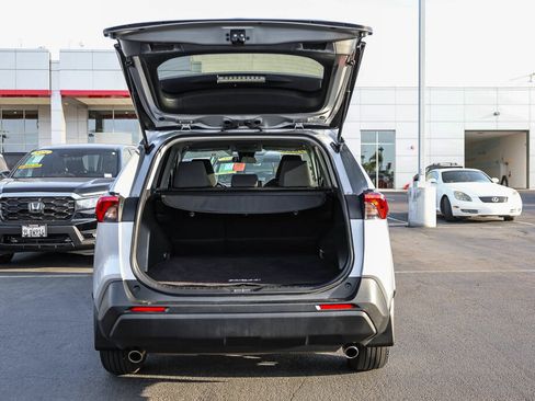 Certified 2022 Toyota RAV4 LE w/ Carpet Mat Package (TMS) AWD/4WD image 25