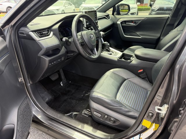 Certified 2020 Toyota RAV4 XSE w/ XSE Grade Weather Package AWD/4WD image 11