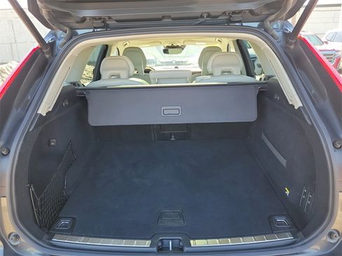 Used 2018 Volvo XC60 T6 Inscription w/ Luxury Seat Package image 7