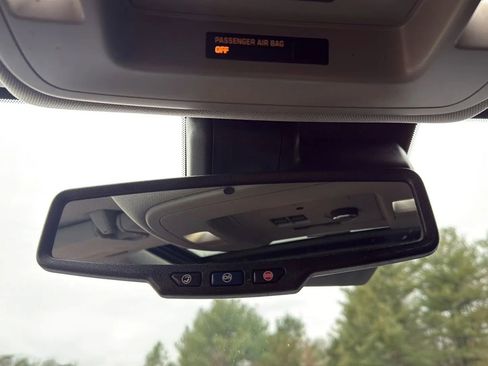 Used 2017 Chevrolet Suburban LT image 37