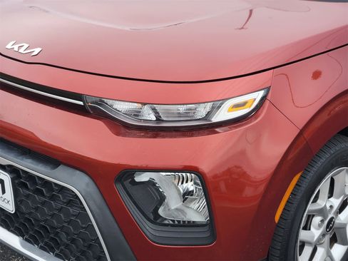 Used 2022 Kia Soul LX w/ Technology Package image 7