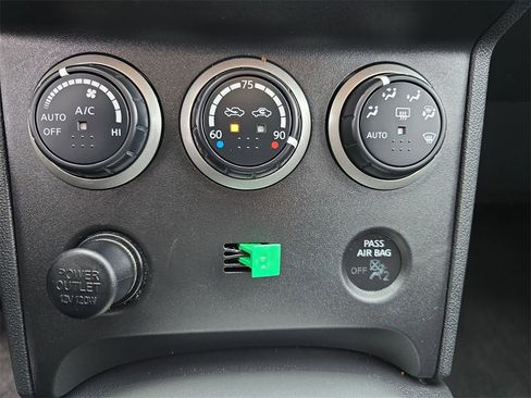 Used 2013 Nissan Rogue SL image 26