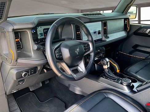 Used 2024 Ford Bronco Badlands image 13