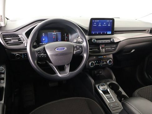 Used 2025 Ford Escape Active AWD/4WD image 2