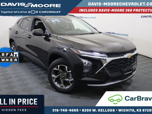 Certified 2025 Chevrolet Trax LT FWD image 1