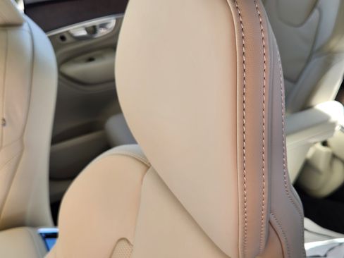 New 2026 Volvo XC90 B5 Ultra image 16