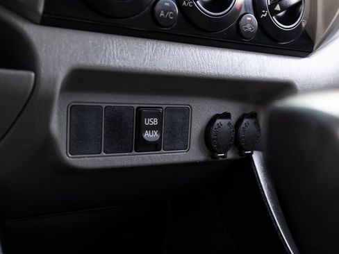 Used 2014 Toyota Tacoma PreRunner image 32