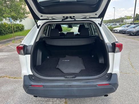 Used 2019 Toyota RAV4 LE w/ Carpet Mat Package FWD image 18