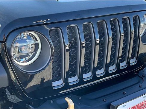 Used 2021 Jeep Wrangler Unlimited Rubicon w/ Trailer Tow Package image 25