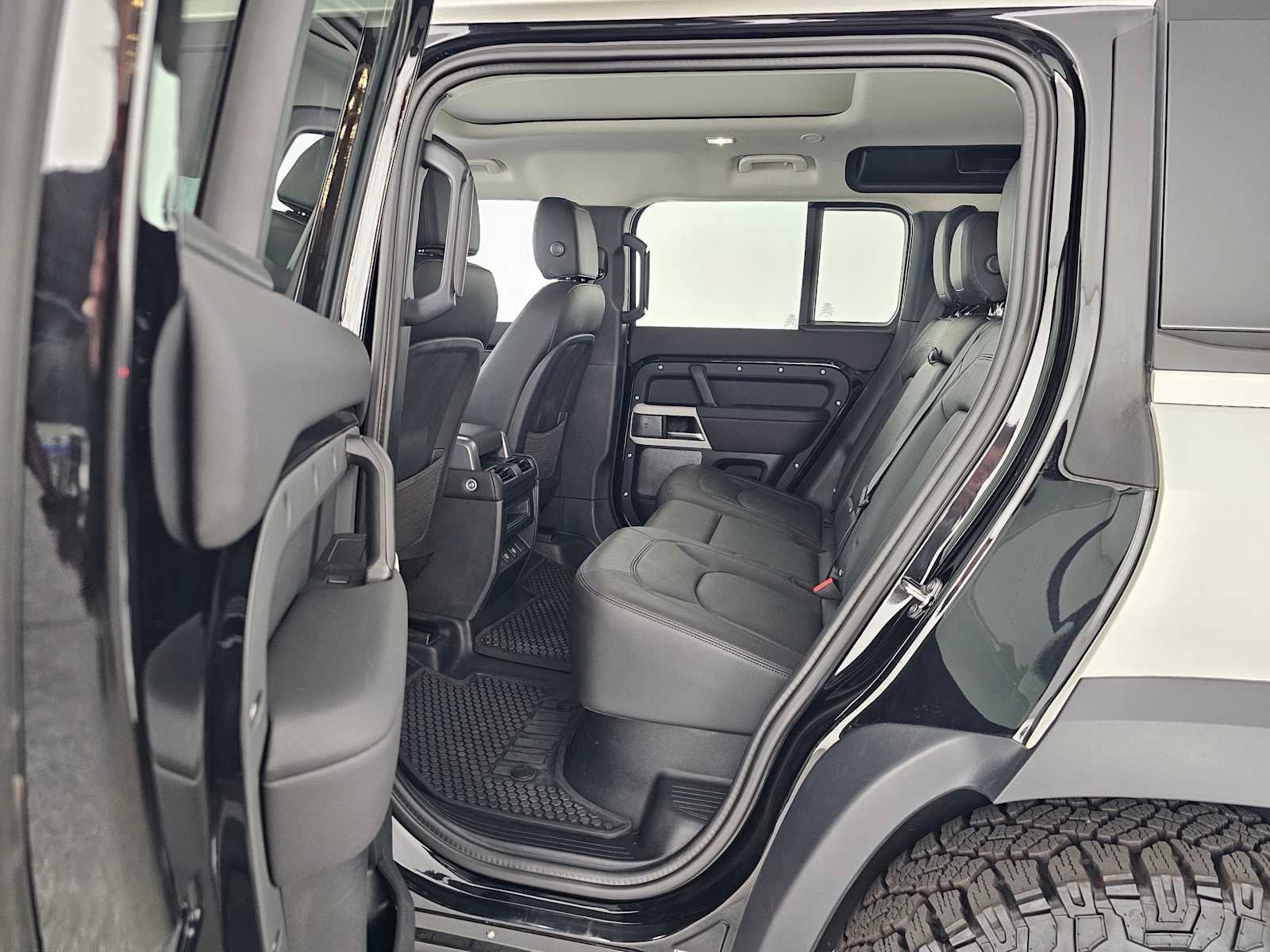 New 2024 Land Rover Defender 110 S AWD/4WD image 16