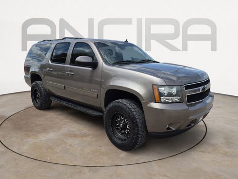 Used 2013 Chevrolet Suburban LT image 5