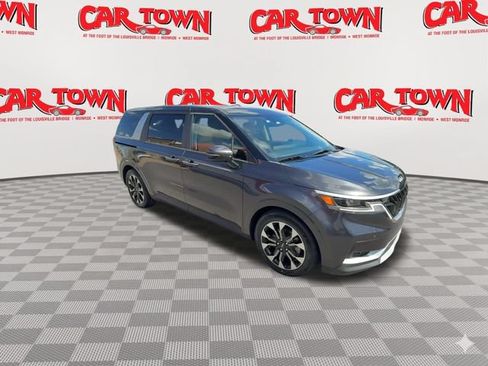 Used 2024 Kia Carnival EX FWD image 2