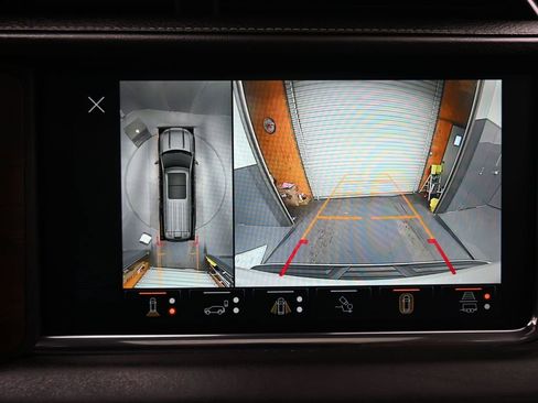 Used 2023 GMC Yukon XL Denali Ultimate image 20