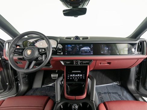 New 2026 Porsche Cayenne S image 23