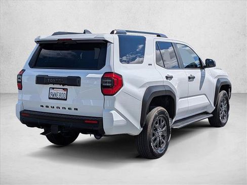 Used 2026 Toyota 4Runner SR5 AWD/4WD image 5