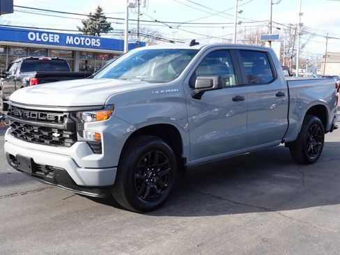 Used 2024 Chevrolet Silverado 1500 Custom image 1